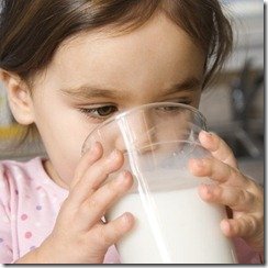 Childdrinkingmilk