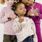 Children_drinking_milk___401.jpg